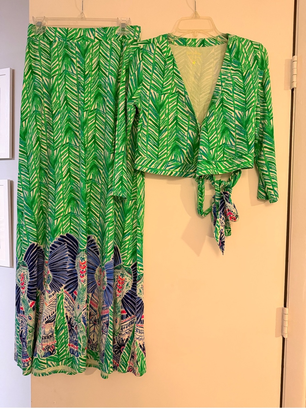 Lilly Pulitzer Green Printed V-Neck Tie Top & Maxi Skirt Set